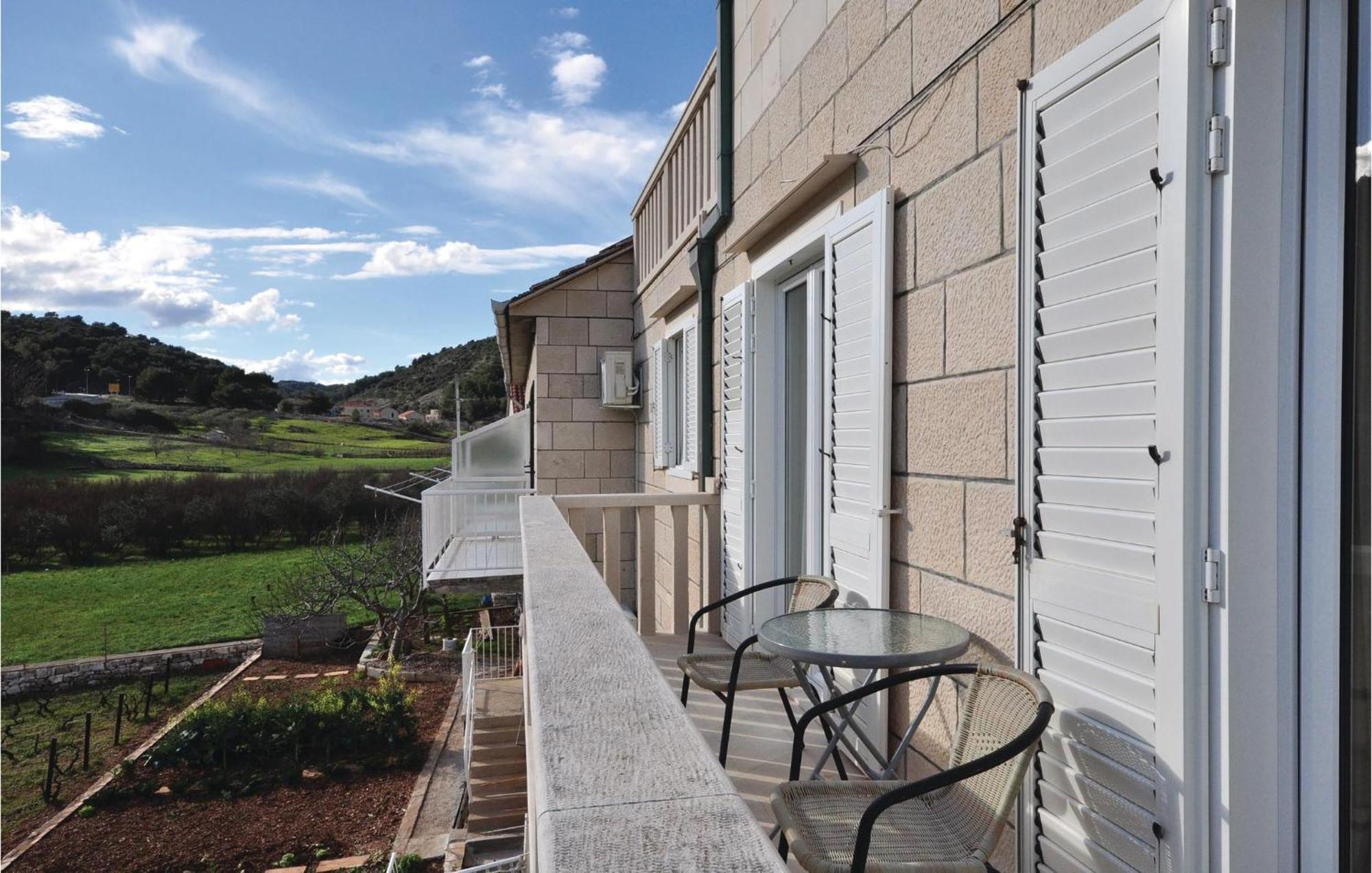3 Bedroom Awesome Apartment In Pucisca Exterior foto